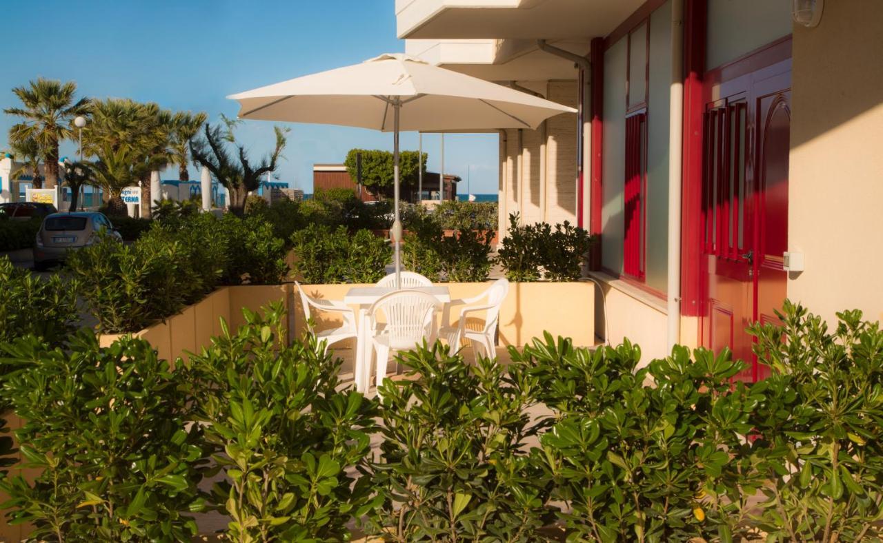I Suoni Del Mare Apartment Porto San Giorgio Exterior photo
